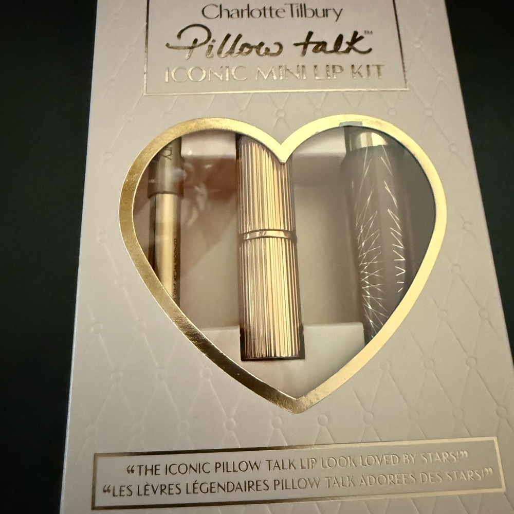 Charlotte Tilbury Pillow Talk Iconic Lip Kit in Gold and Cream